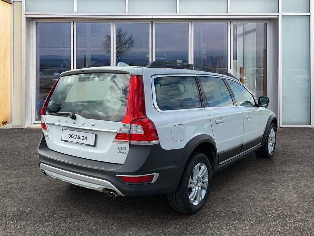 Volvo  2.4 D5 Momentum  AWD