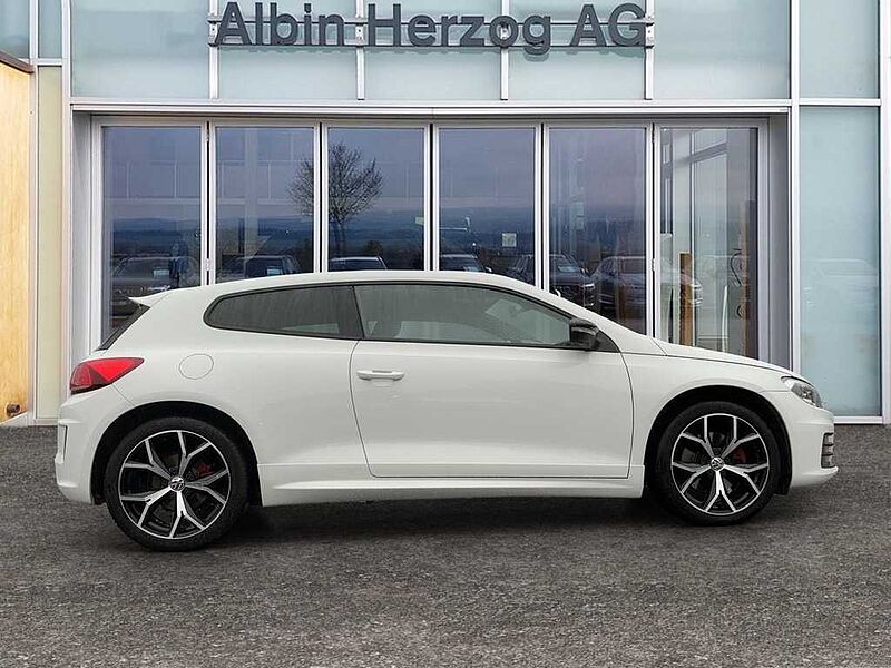 Volkswagen  2.0 TSI 220 GTS DSG